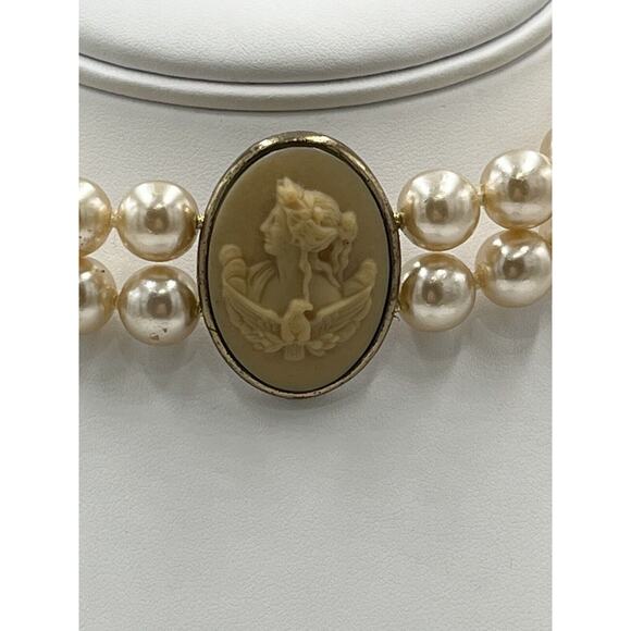 Extasia Signed Vintage Cream Faux Pearl Two Strand Yellow Shell Cameo Necklace - Picture 2 of 15